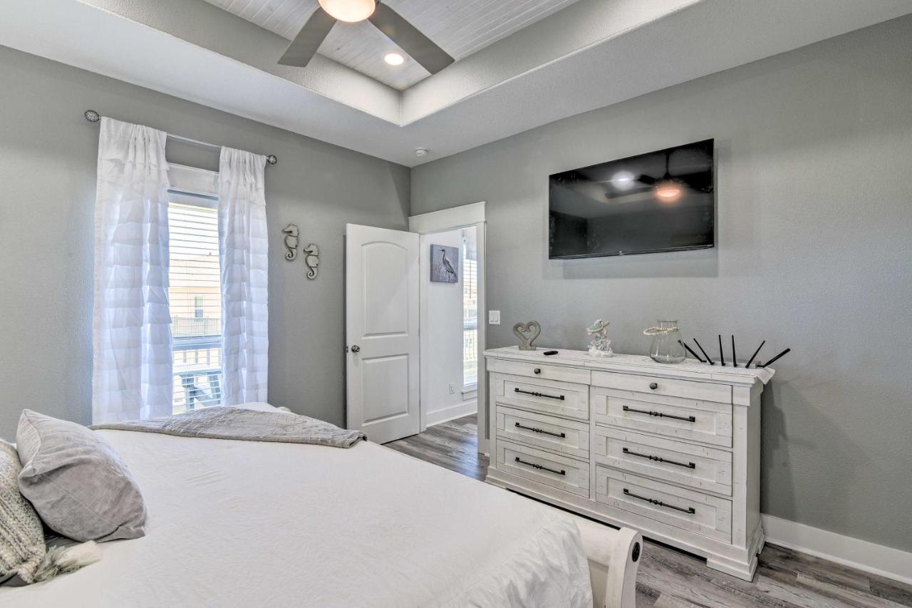 Bolivar Peninsula Beach House, Steps To Coast Екстериор снимка